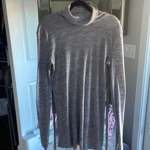 Feee people loose turtle neck - Picture 1 of 4